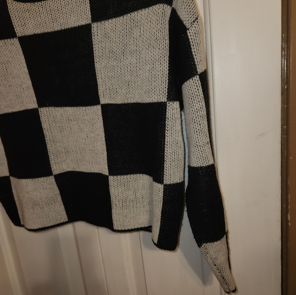 Nikka K Checkerboard sweater - Picture 3 of 3